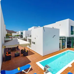 Villa Spacious Private & Private Heated Pool - Sunshine, Costa Teguise