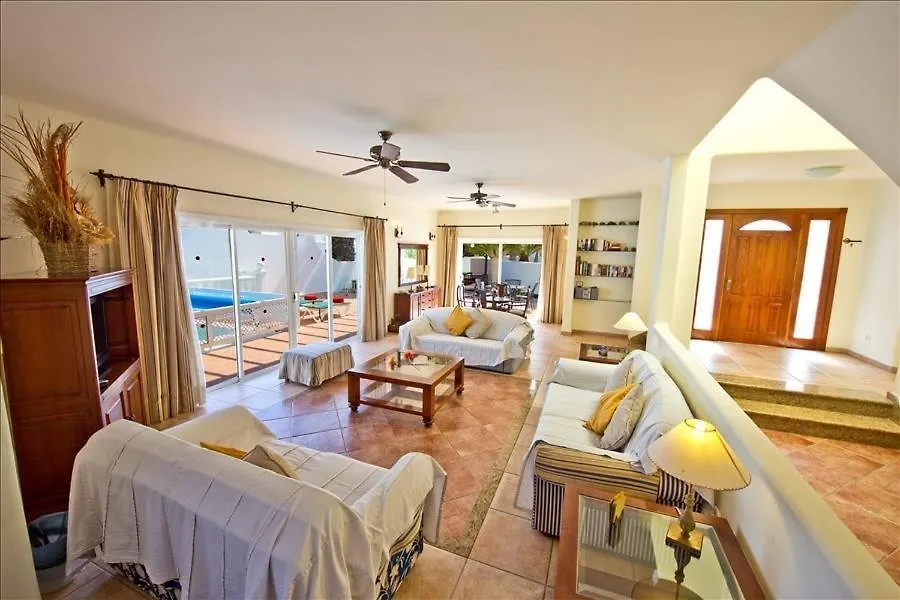 Villa Luz De La Fragata - 4 Bedroom Villa - Great Pool Area - Perfect For Families コスタ・テギセ 0*,  スペイン